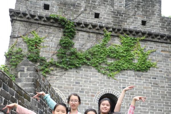 我們到達於明代修建的虎山長城。