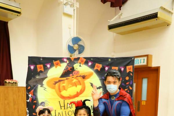 Some students got the best costume awards.